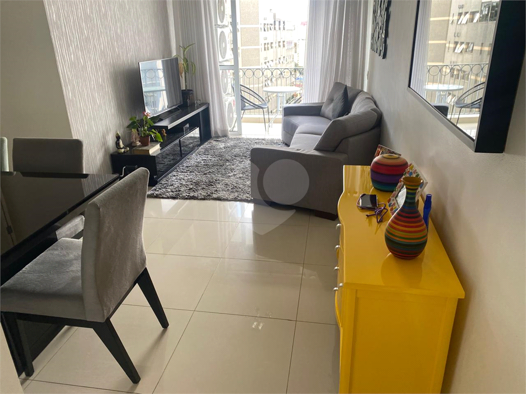 Apartamento à venda com 3 quartos, 96m² - Foto 3