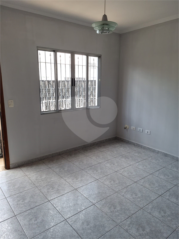 Casa locação com Edícula na – Reformada, 3 Dormitórios e 3 Vagas – Isenção de IPTU