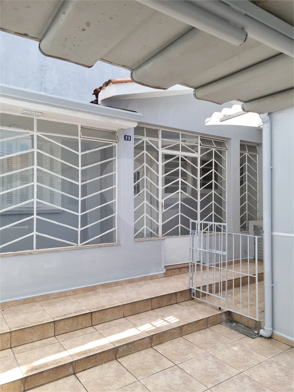 Casa locação com Edícula na – Reformada, 3 Dormitórios e 3 Vagas – Isenção de IPTU
