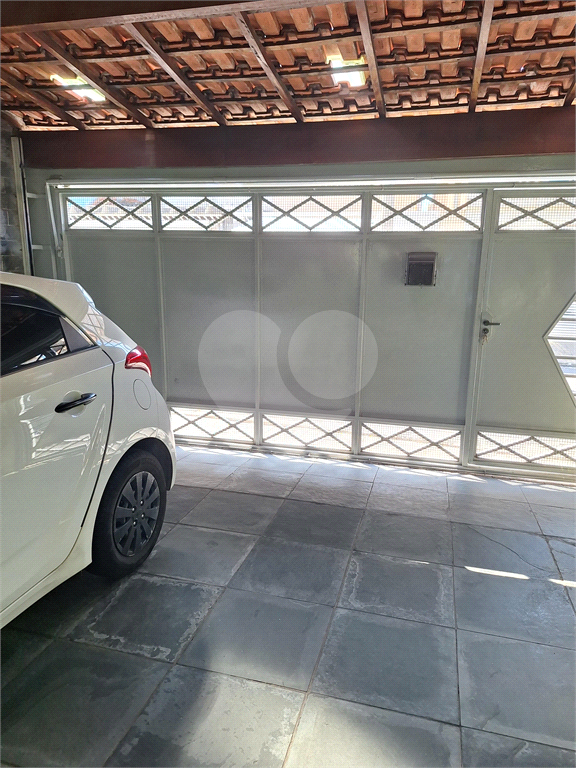 Sobradão na Vila Nova Mazzei ha 07 minutos de carro do Metro Tucuruvi com 03 dormitórios sendo 01 suíte 02 vagas de garagem.