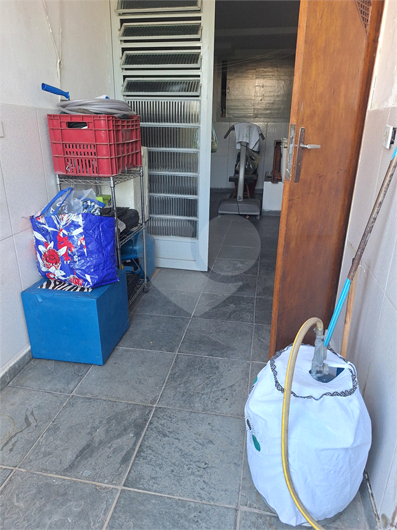 Sobradão na Vila Nova Mazzei ha 07 minutos de carro do Metro Tucuruvi com 03 dormitórios sendo 01 suíte 02 vagas de garagem.