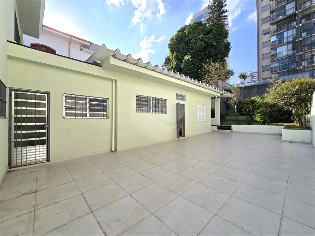 Casa à venda com 3 dormitórios 4 banheiros no JARDIM DA GLORIA