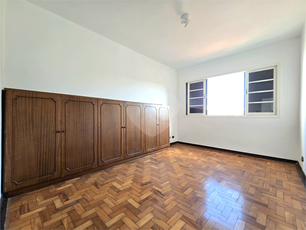 Casa à venda com 3 dormitórios 4 banheiros no JARDIM DA GLORIA
