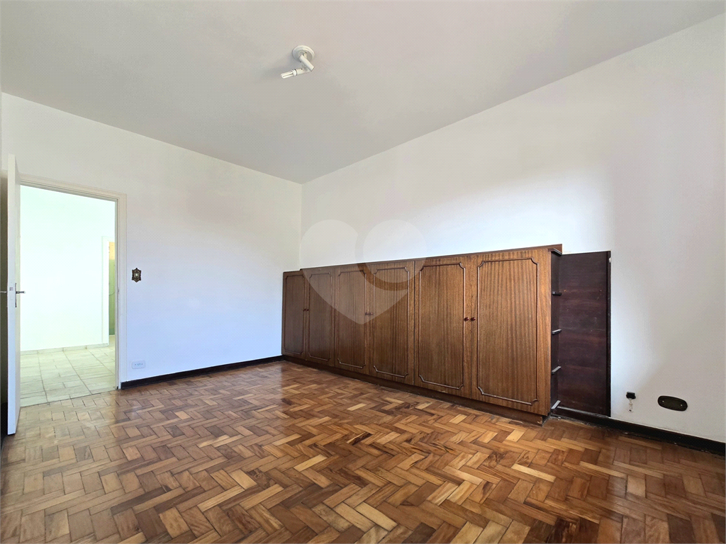 Casa à venda com 3 dormitórios 4 banheiros no JARDIM DA GLORIA