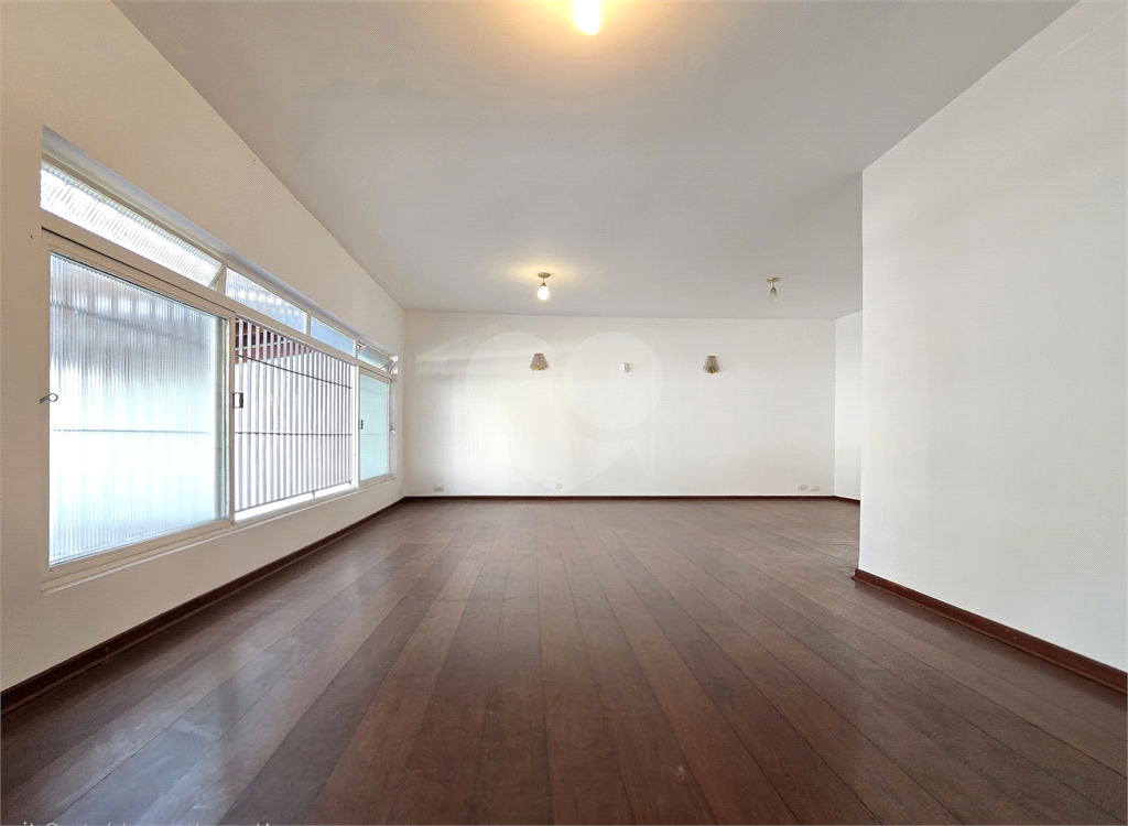 Casa à venda com 3 dormitórios 4 banheiros no JARDIM DA GLORIA