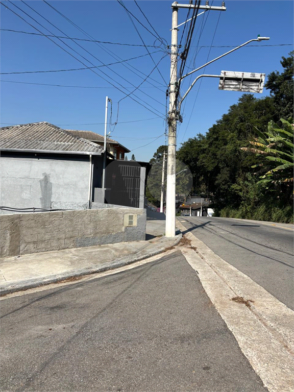 Salão Comercial no acesso para a Serra da Cantareira