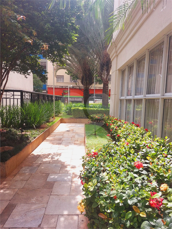APARTAMENTO em MORUMBI