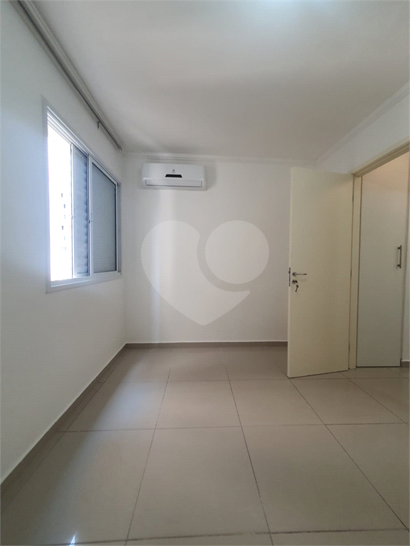APARTAMENTO em MORUMBI