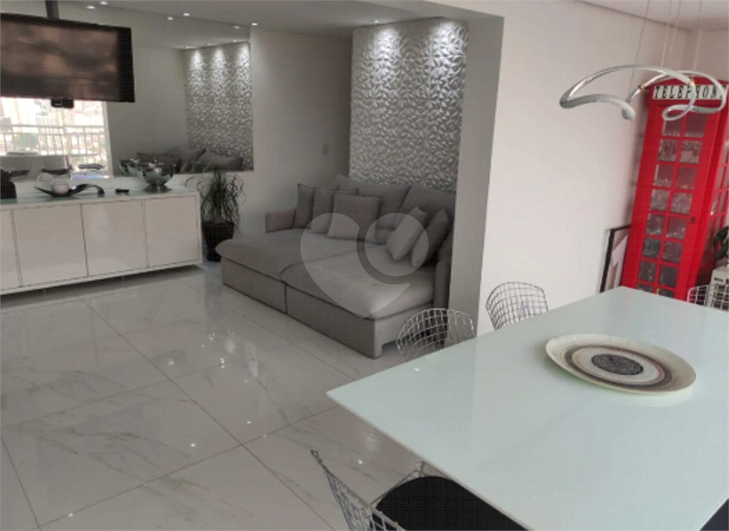 APARTAMENTO em TATUAPÉ