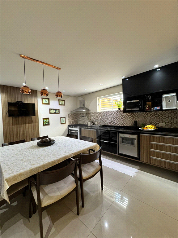 Sobrado á Venda  bairro Vila Nova Mazzei - 250 metros quadrados - 3 dormitórios e duas suítes e 4 vagas
