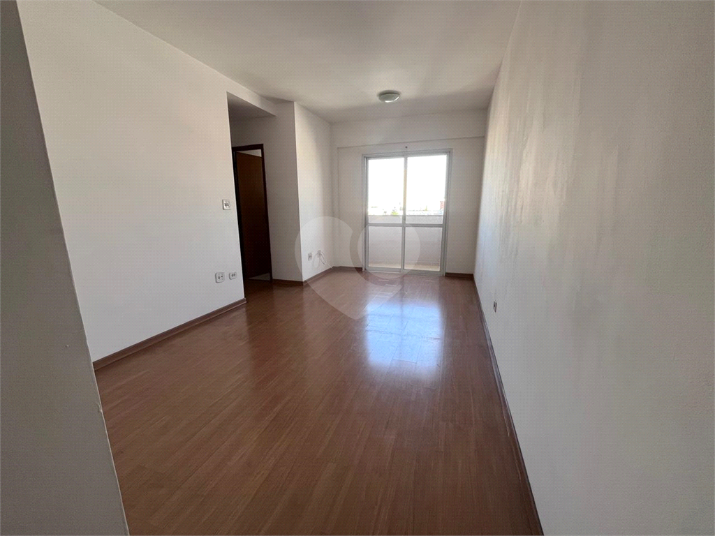 Apartamento para locação – Av. Júlio Buono