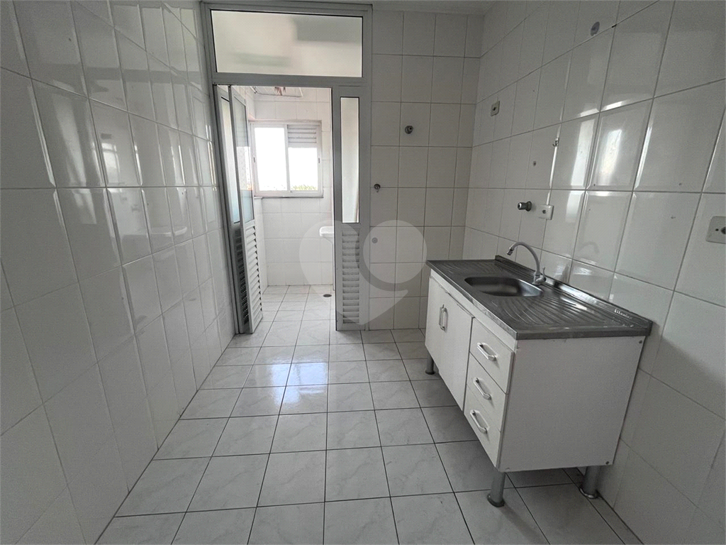 Apartamento para locação – Av. Júlio Buono