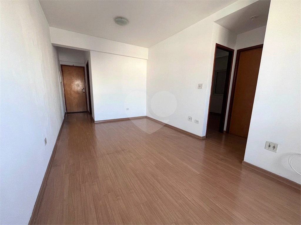 Apartamento para locação – Av. Júlio Buono