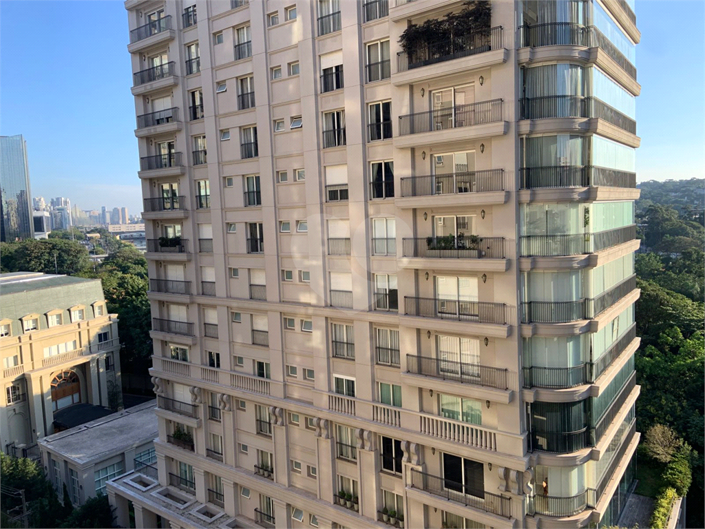 APARTAMENTO em JARDIM EUROPA