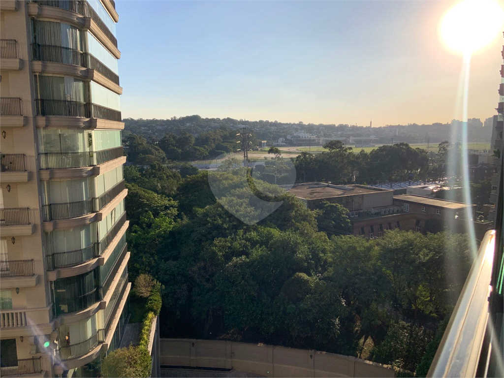 APARTAMENTO em JARDIM EUROPA