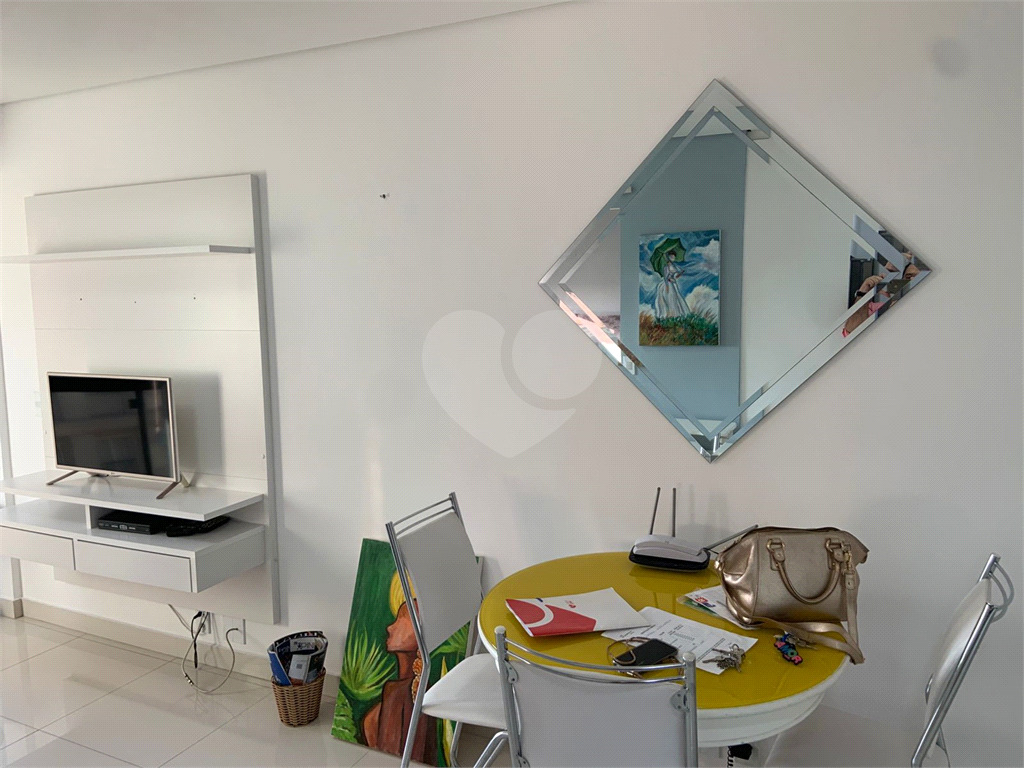 APARTAMENTO em JARDIM EUROPA