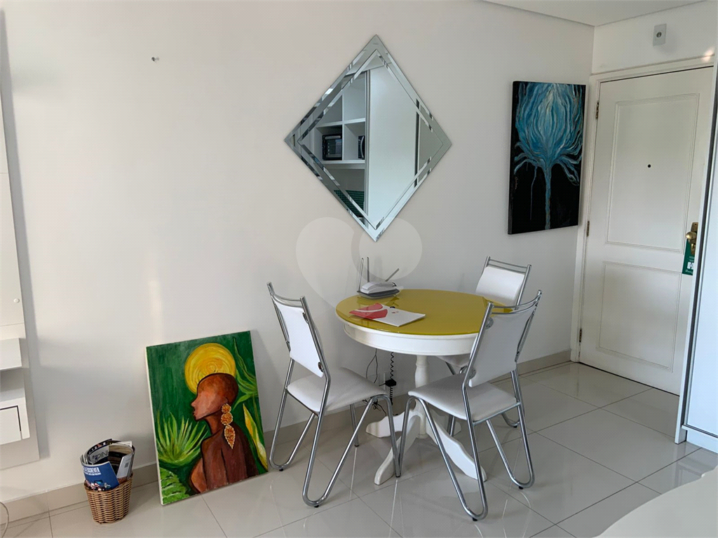 APARTAMENTO em JARDIM EUROPA