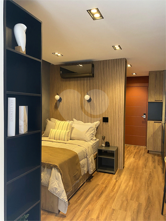 Studio mobiliado de 26m² decoração sofisticada Pinheiros