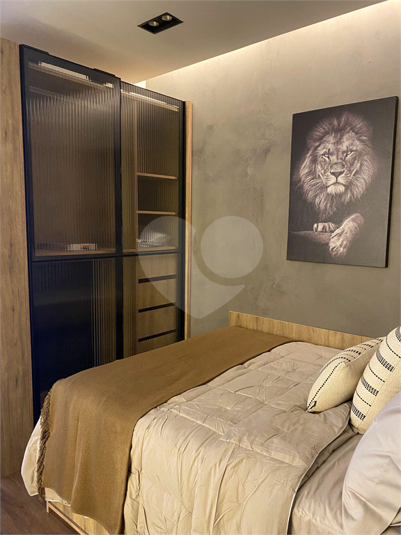 Studio mobiliado de 26m² decoração sofisticada Pinheiros