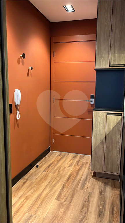 Studio mobiliado de 26m² decoração sofisticada Pinheiros