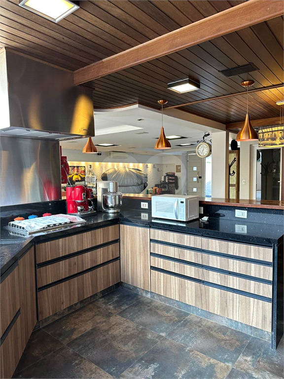 Linda casa a venda no Condomínio Reserva Nova Cantareira. Decoração Moderna ! Imóvel com 3 suítes completas, 6 vagas de garagem.