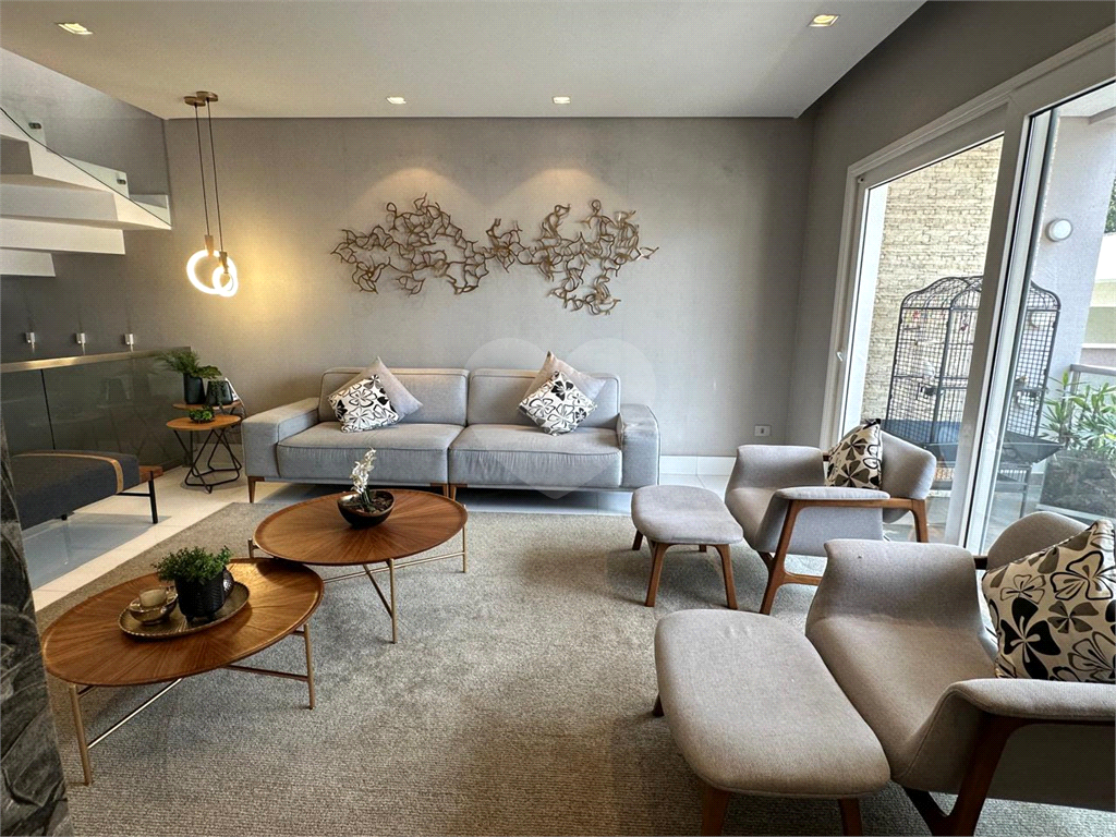 Linda casa a venda no Condomínio Reserva Nova Cantareira. Decoração Moderna ! Imóvel com 3 suítes completas, 6 vagas de garagem.
