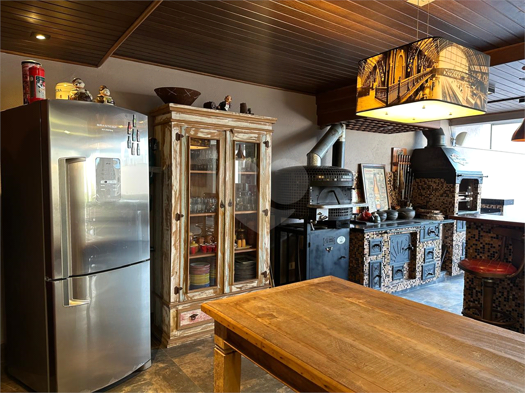 Linda casa a venda no Condomínio Reserva Nova Cantareira. Decoração Moderna ! Imóvel com 3 suítes completas, 6 vagas de garagem.