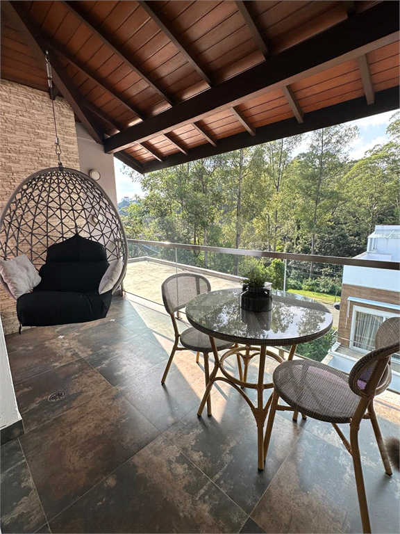 Linda casa a venda no Condomínio Reserva Nova Cantareira. Decoração Moderna ! Imóvel com 3 suítes completas, 6 vagas de garagem.