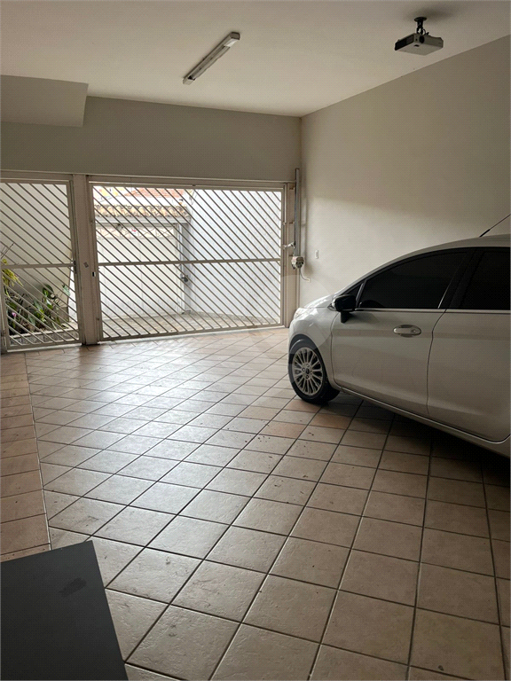 Sobrado com Piscina, 3 suites e 3 vagas