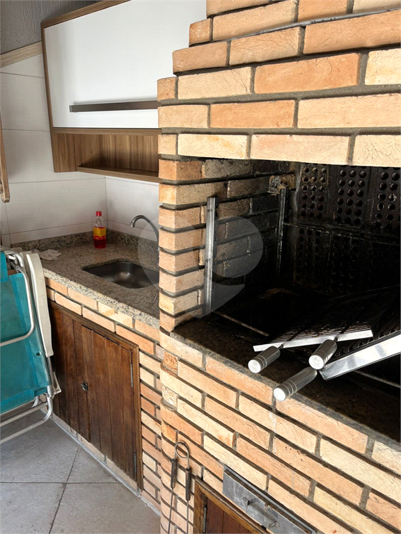 Sobrado com Piscina, 3 suites e 3 vagas