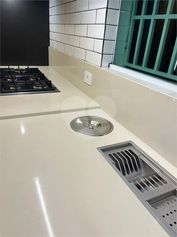 Sobrado com Piscina, 3 suites e 3 vagas