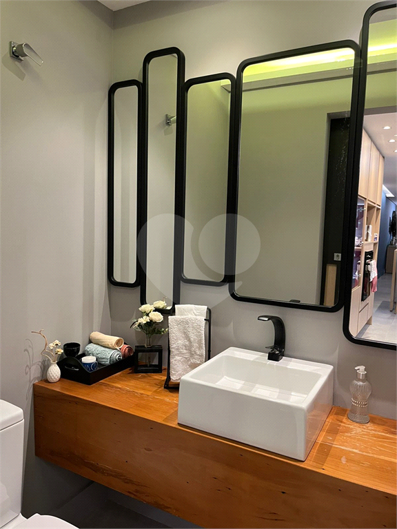 Sobrado com Piscina, 3 suites e 3 vagas