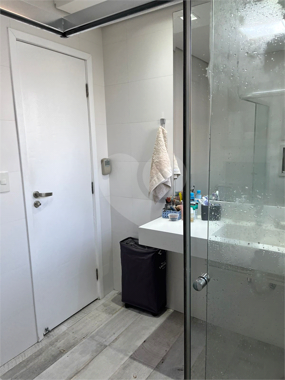 Sobrado com Piscina, 3 suites e 3 vagas