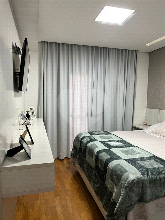 Sobrado com Piscina, 3 suites e 3 vagas