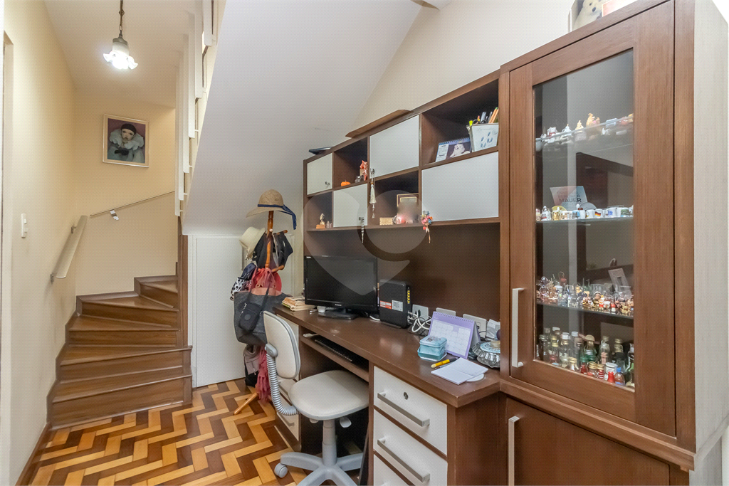 Casa de Vila - Saúde - 3 Quartos / Dormitórios - 1 Vaga - Venda / Compra