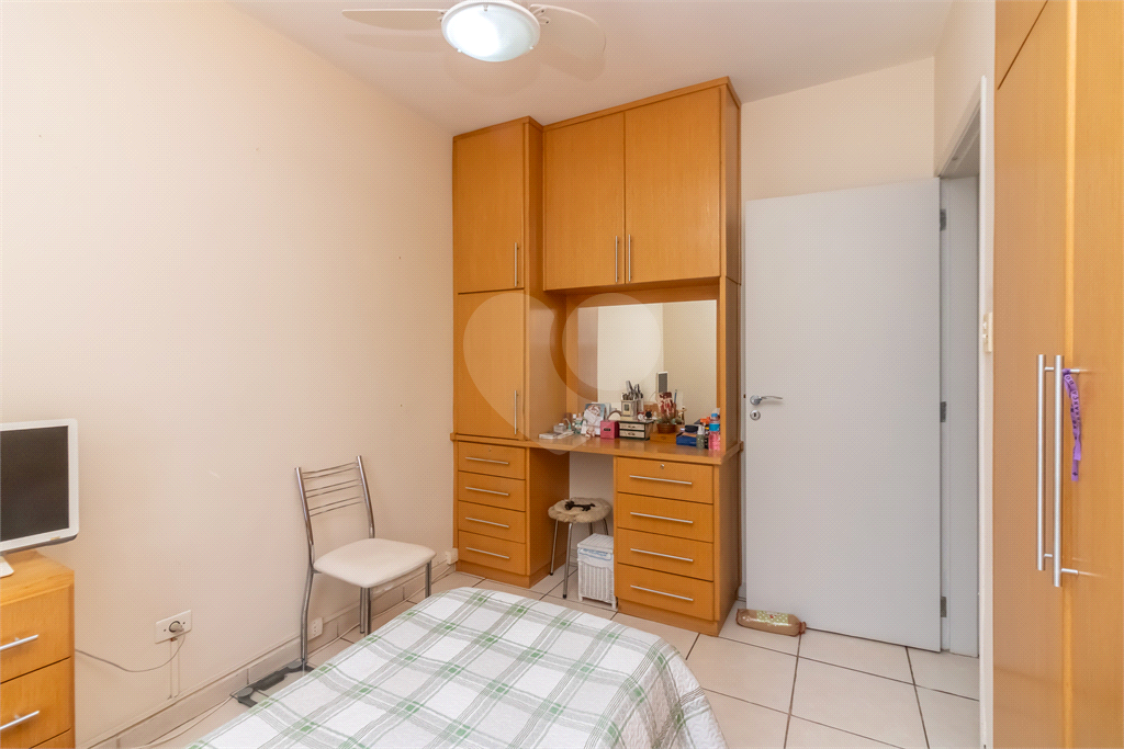 Casa de Vila - Saúde - 3 Quartos / Dormitórios - 1 Vaga - Venda / Compra