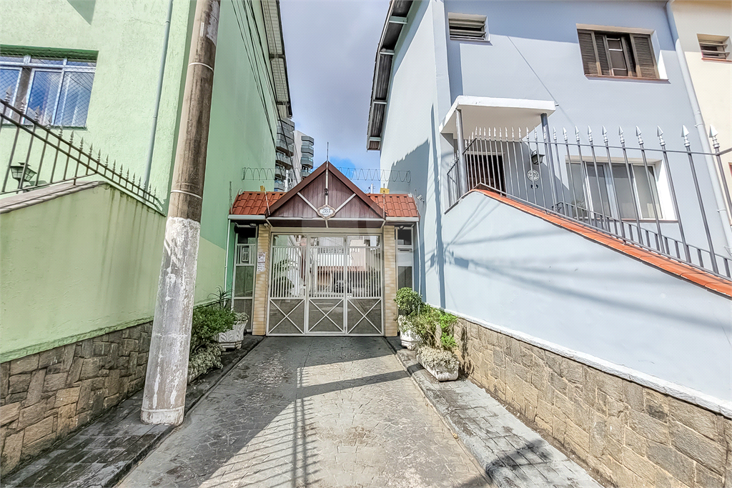 Casa de Vila - Saúde - 3 Quartos / Dormitórios - 1 Vaga - Venda / Compra