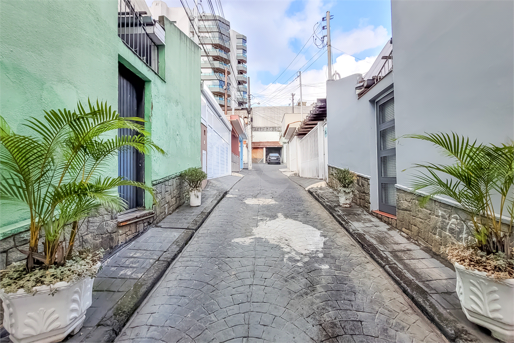 Casa de Vila - Saúde - 3 Quartos / Dormitórios - 1 Vaga - Venda / Compra