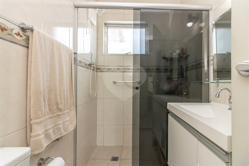 Casa de Vila - Saúde - 3 Quartos / Dormitórios - 1 Vaga - Venda / Compra