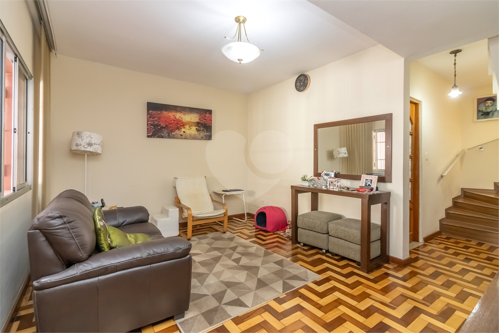 Casa de Vila - Saúde - 3 Quartos / Dormitórios - 1 Vaga - Venda / Compra
