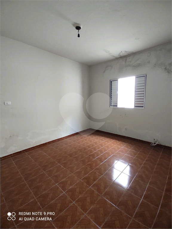 Excelente Terreno na Avenida Do Guaca com 05 casas!!!