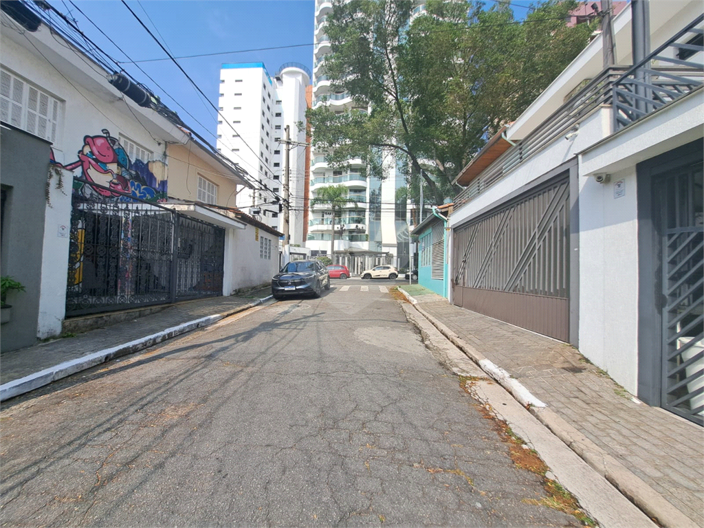 Sobrado à Venda no Tatuapé | 180 m² | 3 Dormitórios | 1 Suíte | 2 Vagas de Garagem