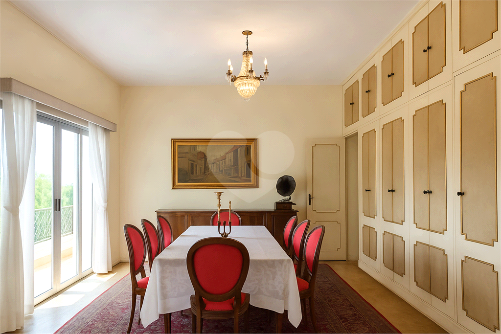 Casa no Jardim São Bento com 4 quartos / 2 suítes / 519 m²