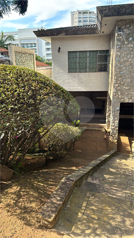 Casa no Jardim São Bento com 4 quartos / 2 suítes / 519 m²