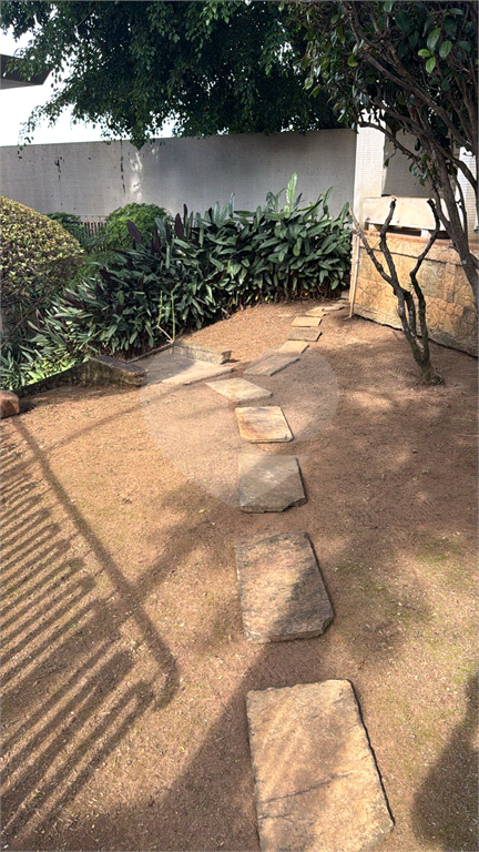 Casa no Jardim São Bento com 4 quartos / 2 suítes / 519 m²