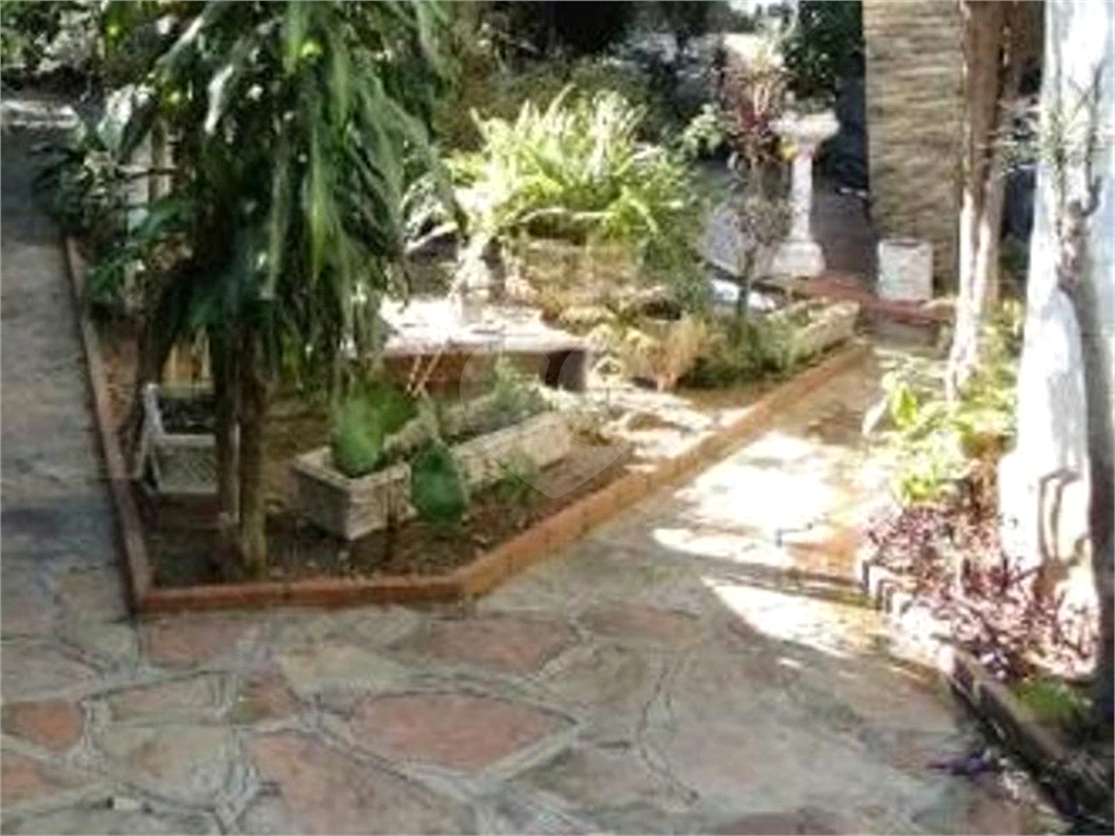 Casa no Jardim São Bento com 4 quartos / 2 suítes / 519 m²