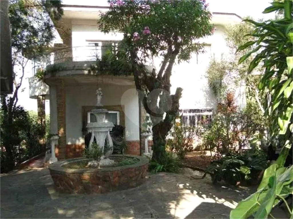 Casa no Jardim São Bento com 4 quartos / 2 suítes / 519 m²