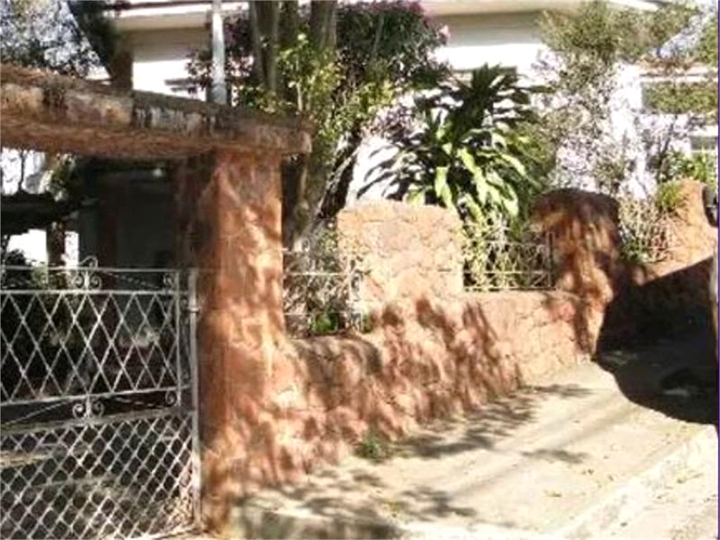 Casa no Jardim São Bento com 4 quartos / 2 suítes / 519 m²