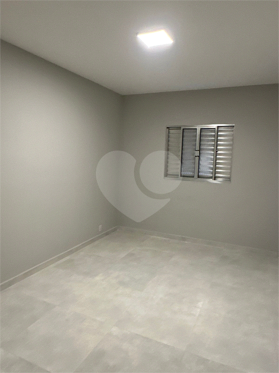 Seu novo lar no coração da Avenida Imirim. Apartamento com 3 dormitórios e reformado.