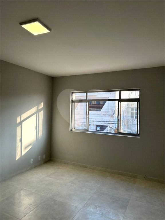 Seu novo lar no coração da Avenida Imirim. Apartamento com 3 dormitórios e reformado.